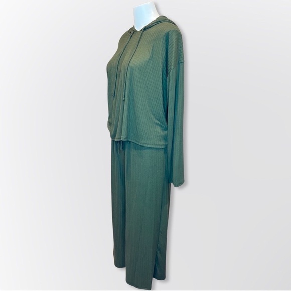 cropped pajama lounge top and pants set - Picture 7 of 9